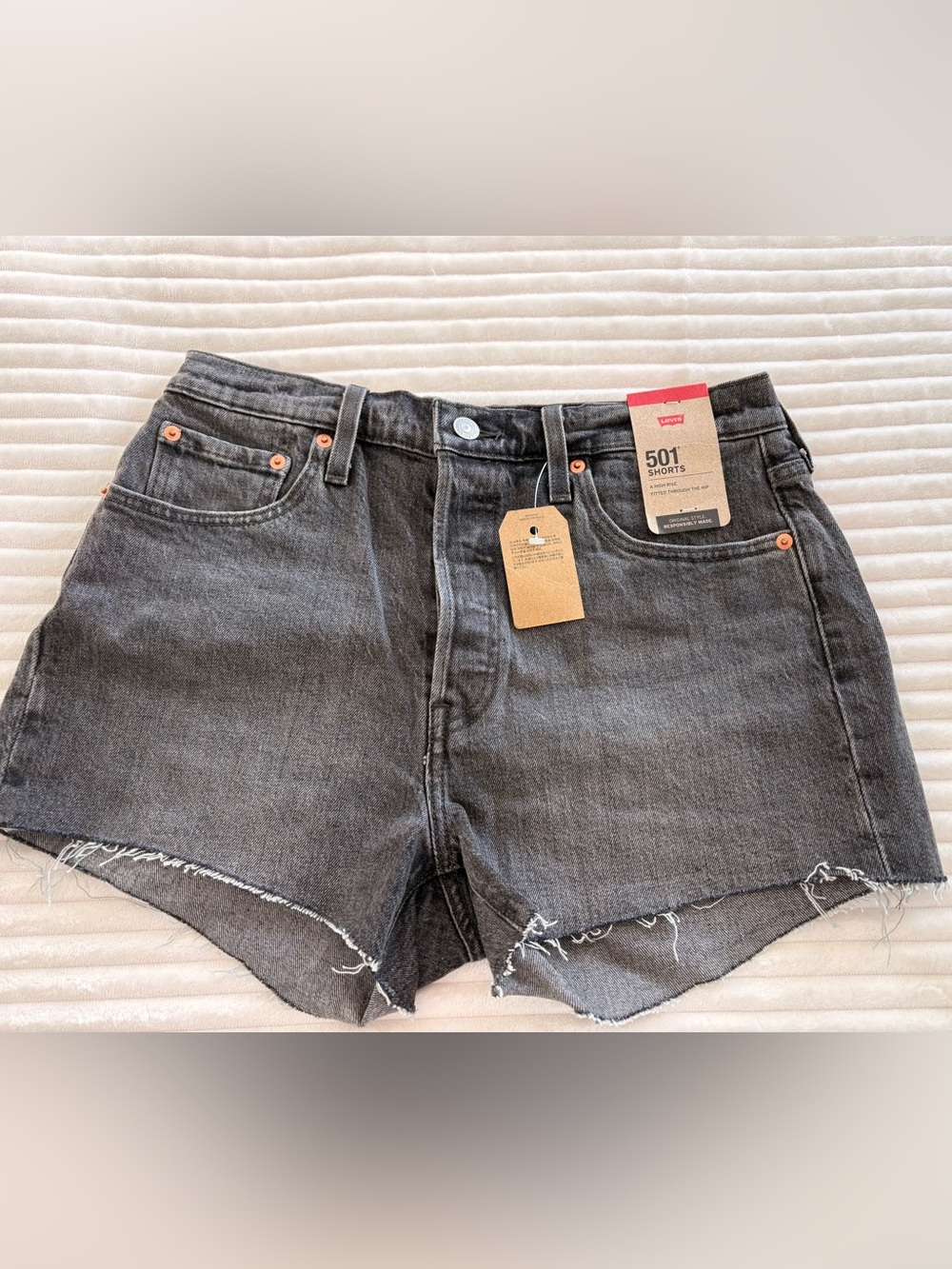 NWT Levi's 501 Women's Charcoal Gray Cutoff Denim Shorts Size 29